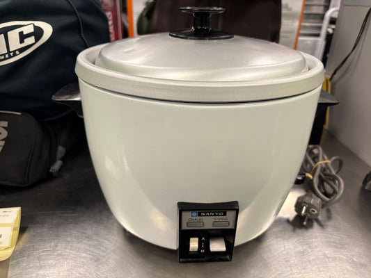 AUTO CUISSEUR SANYO